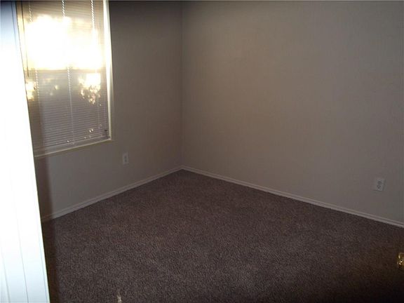 5th image of 737 E Kirnwood Dr