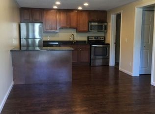 301 Waterbury Ct, Westland, MI 48186