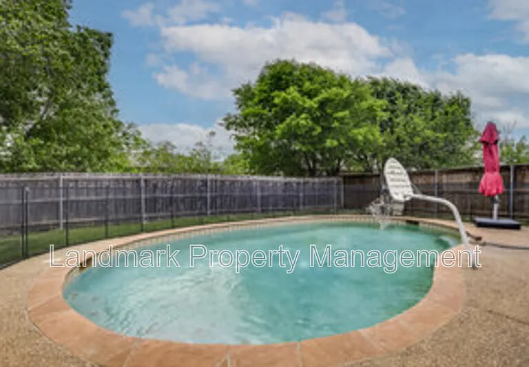 625 Hollyberry Dr — Photo 26