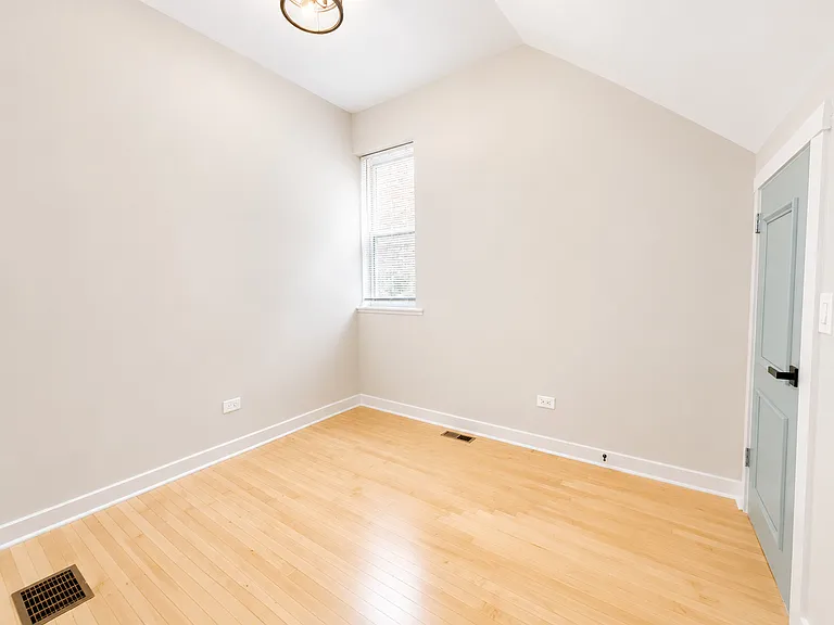 5342 S Fairfield Ave #1F — Photo 10