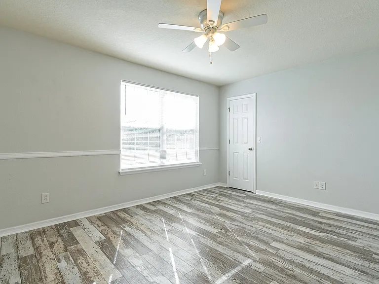 1210 Bassano Way — Photo 16