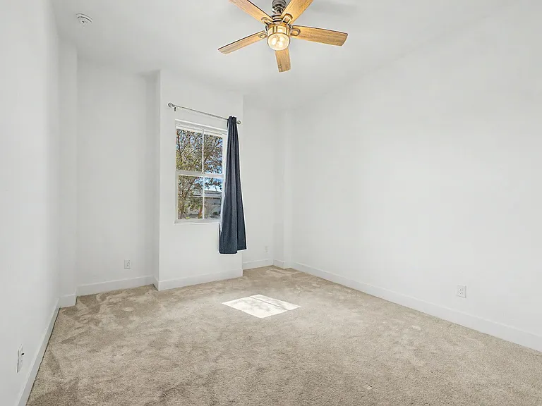 13103 N 174th Dr — Photo 41