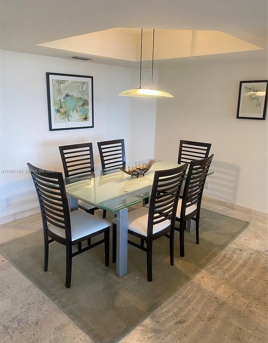 2 bed, 1430 sqft, $3,100 — Photo 4