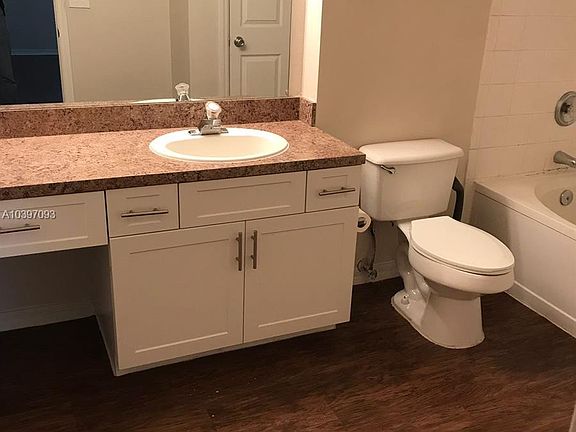 4th image of 231 SW 116th Ave APT 205
