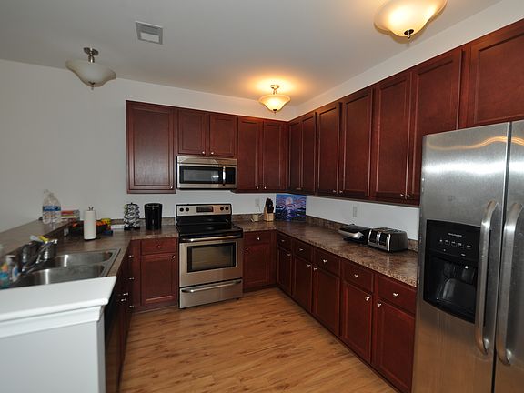5th image of 2421 Leytonstone Dr