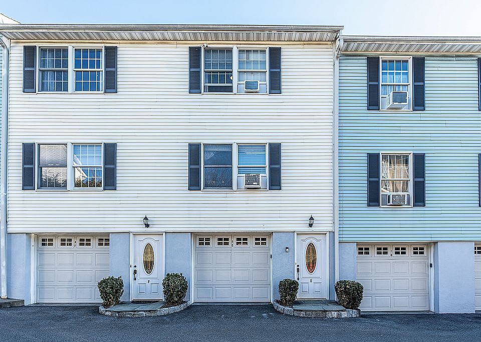 1st image of 48 Pocantico St E