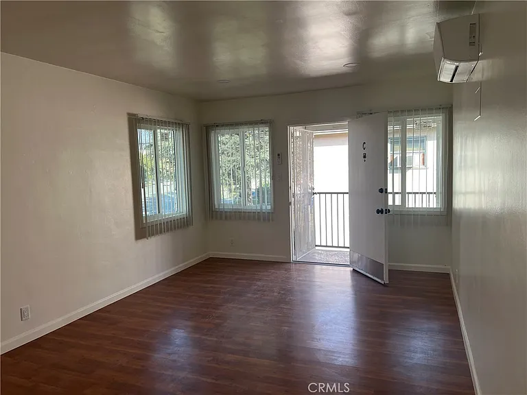 420 W Alameda Ave #C — Photo 13