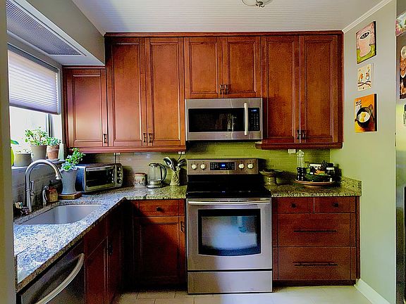 Granite & Stainless Kitchen