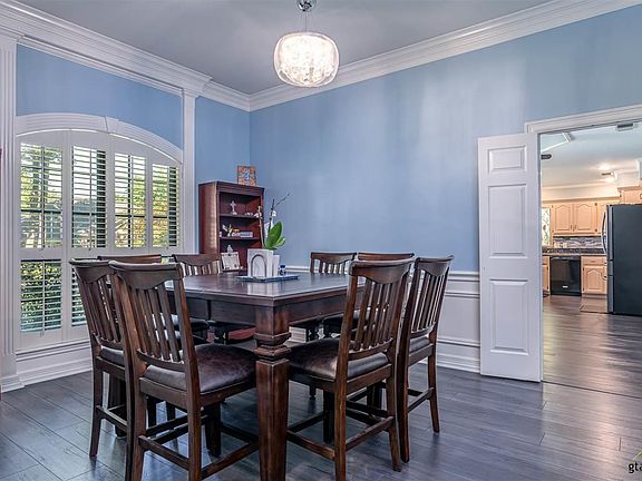 5th image of 5808 Churchill Dr