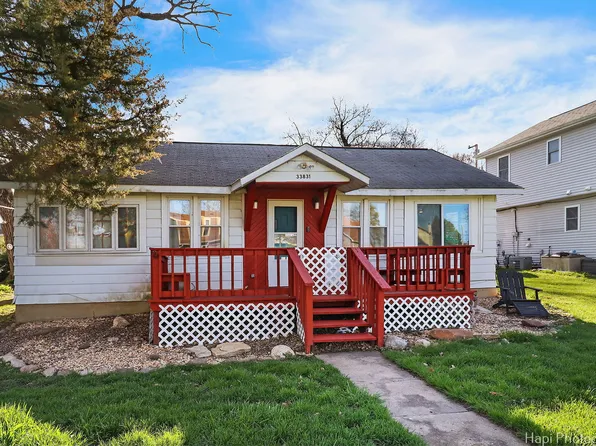 33831 N Prospect Dr, Grayslake, IL 60030