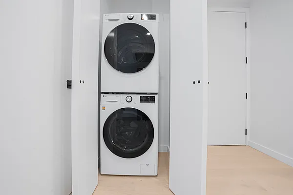 Rented by Jankos Group LLC | media 12