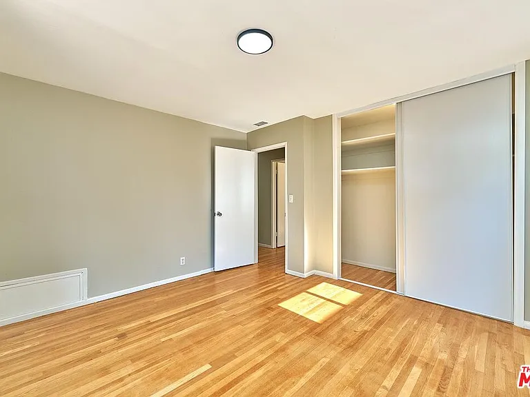 429 S Orange Dr — Photo 33