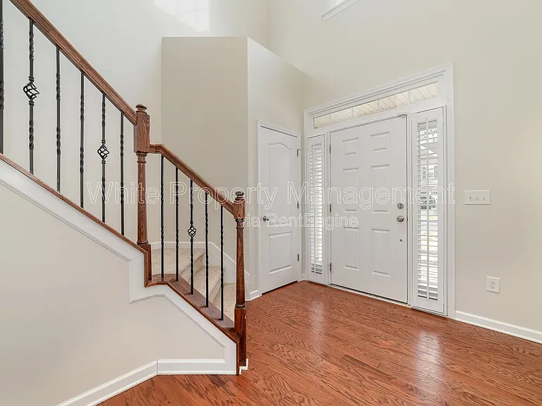 7922 Kelburn Ln — Photo 7