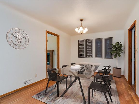 4th image of 5163 Thornbury Blvd