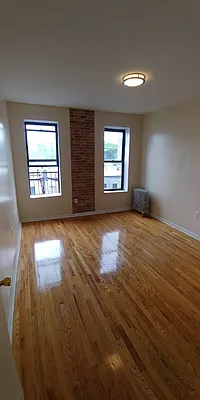 Rented by Lang Realty LLC | media 6