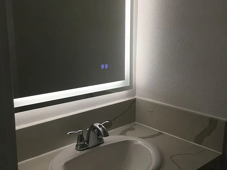 COMPLETELY REMODELED TOWNHOUSE FOR RENT — Photo 16