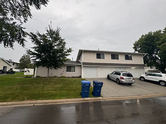 3rd image of 112 Windward Dr
