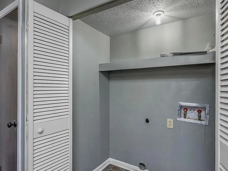 775 Highland Square Dr — Photo 7