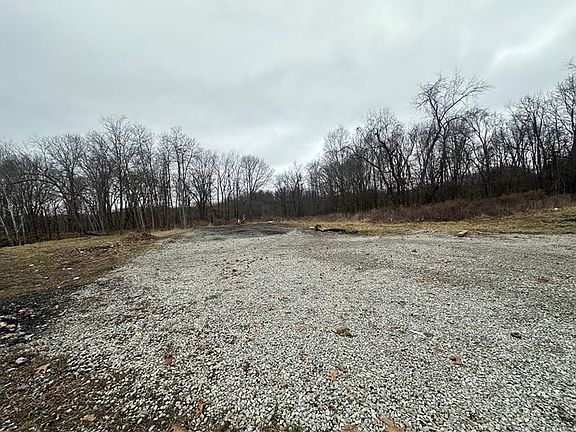 3rd image of 390 Snuff Ridge Rd