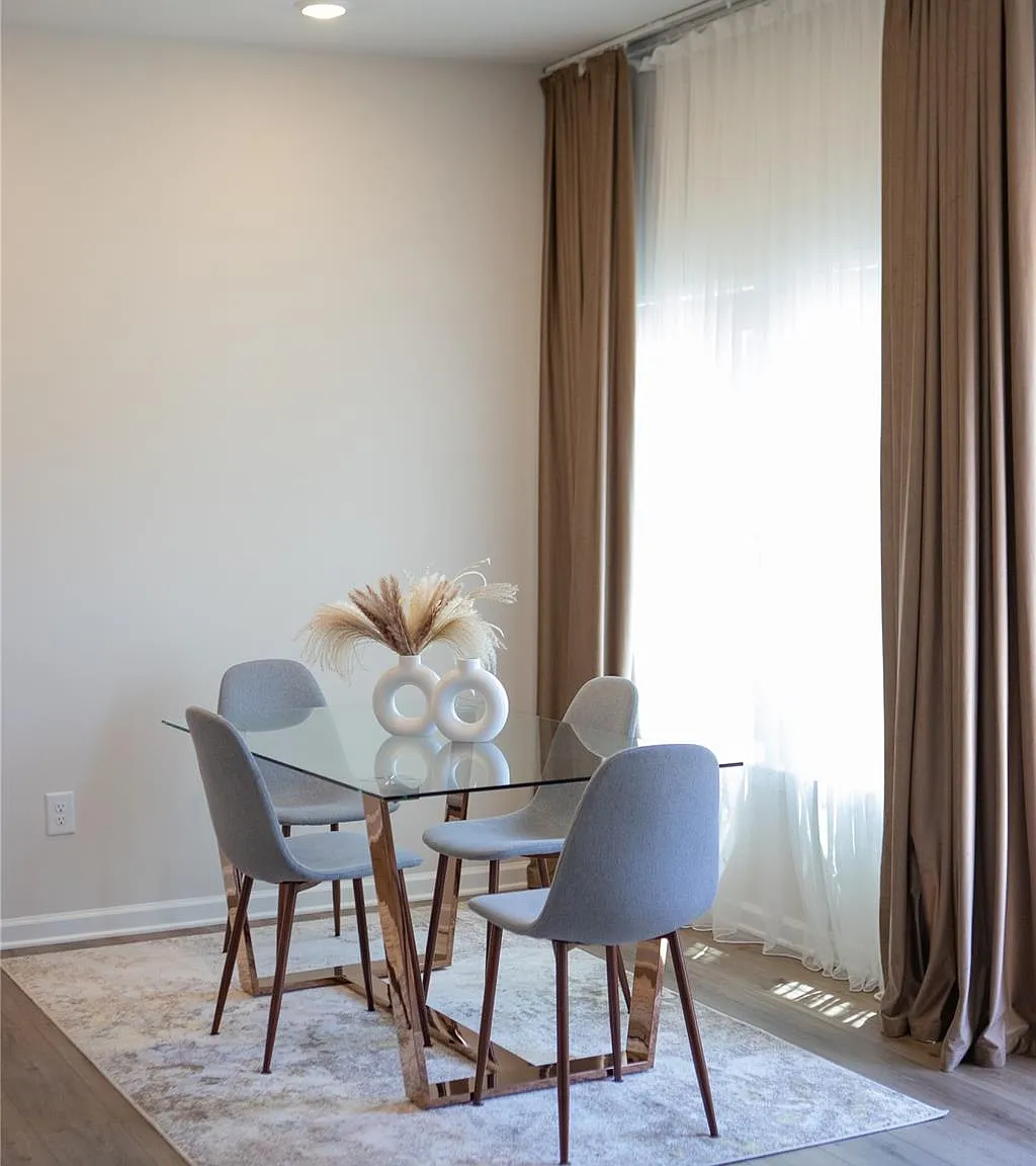 4 bed, 2.5 bath, $2,800 — Photo 1