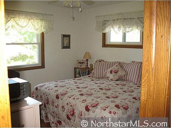 5th image of 1382 Felix St