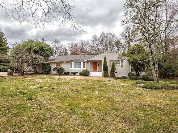 3rd image of 506 Sandalwood Dr