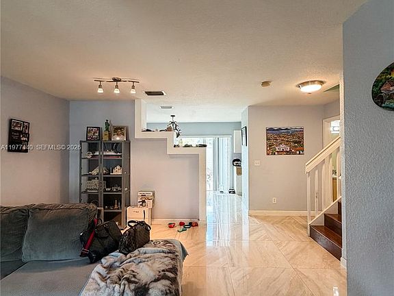 5th image of 2323 Sw #85WAY