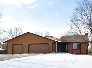 8121 Yellowstone Ln N, Maple Grove, MN 55311