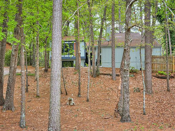 4th image of 23 Whitemarsh Dr
