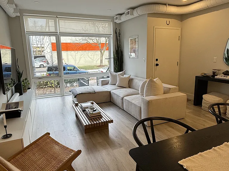 55 Vine Ave #101 — Photo 2