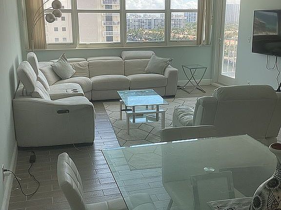3rd image of 1410 S Ocean Dr APT 1107