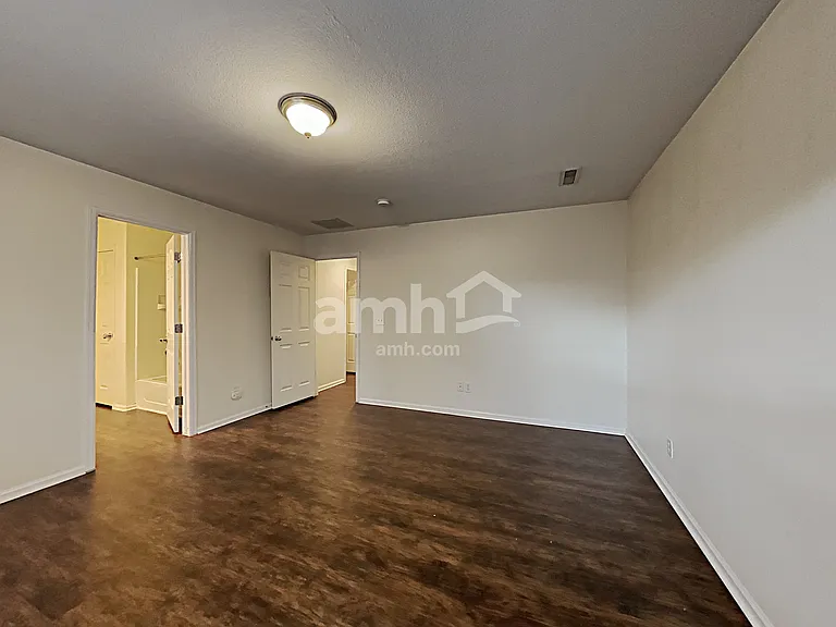 251 Lonewolf Dr — Photo 10