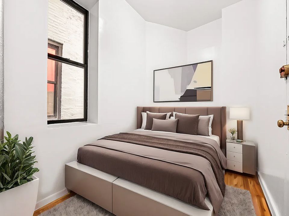 2nd image of 284 Mulberry St APT 7