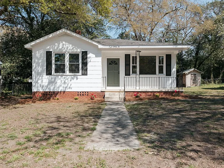 332 Guilford St — Photo 2