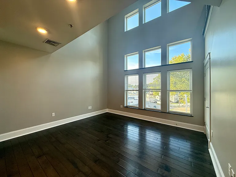 58 Howard St #434 — Photo 4