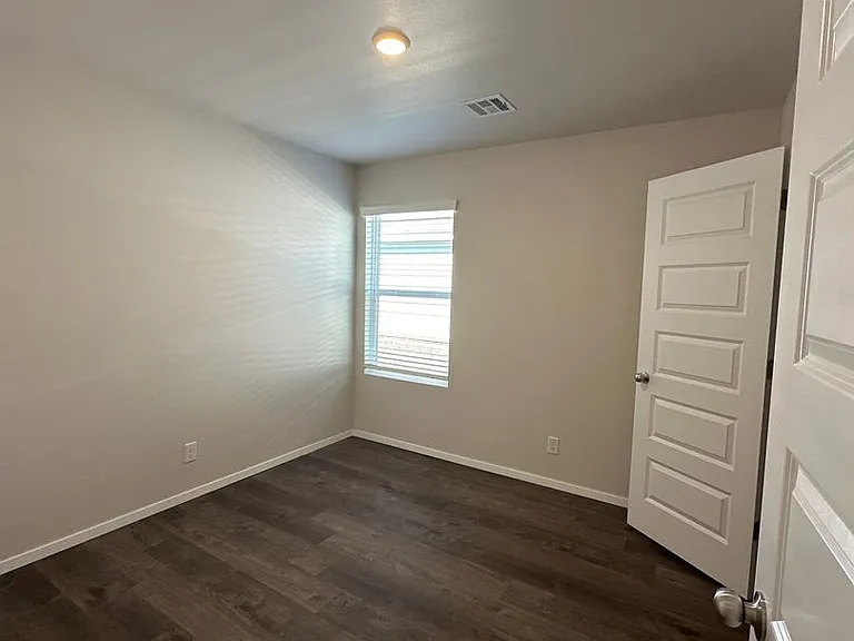 1011 W Fargo Rd — Photo 10