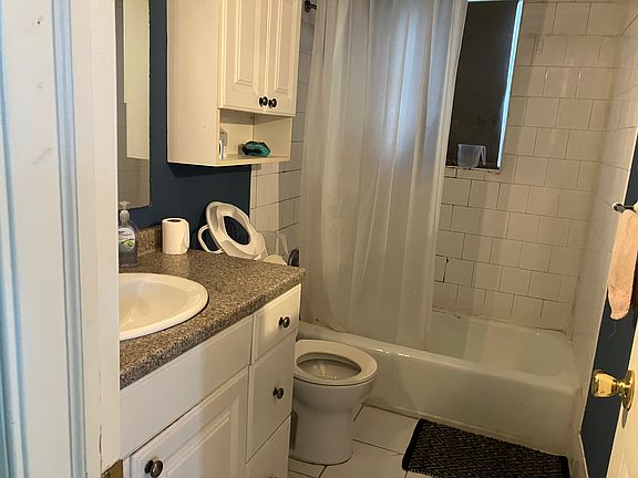 4th image of 169 Parkside Dr