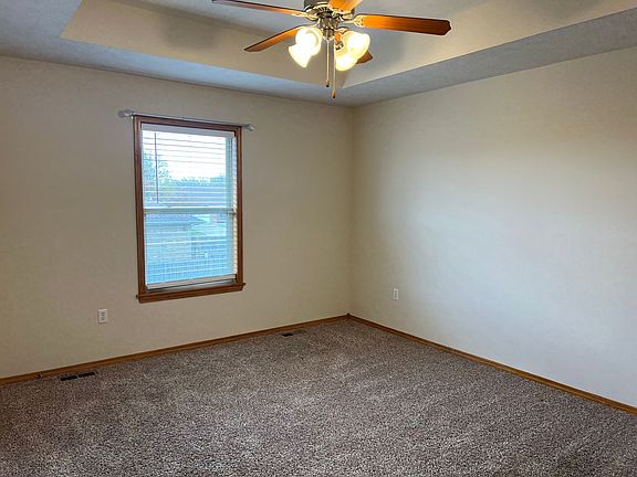 5th image of 1157 W Lois Ln