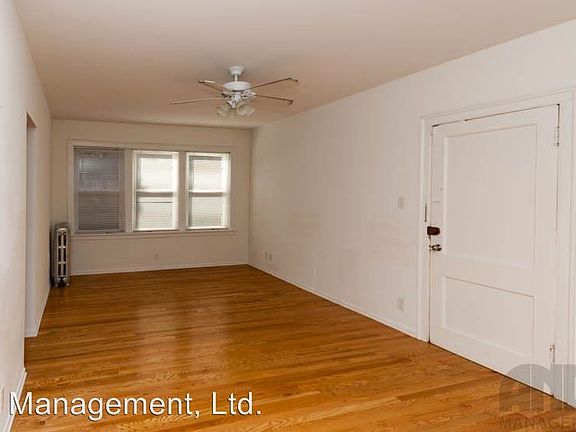 2nd image of 734-44 W Aldine Ave #3S