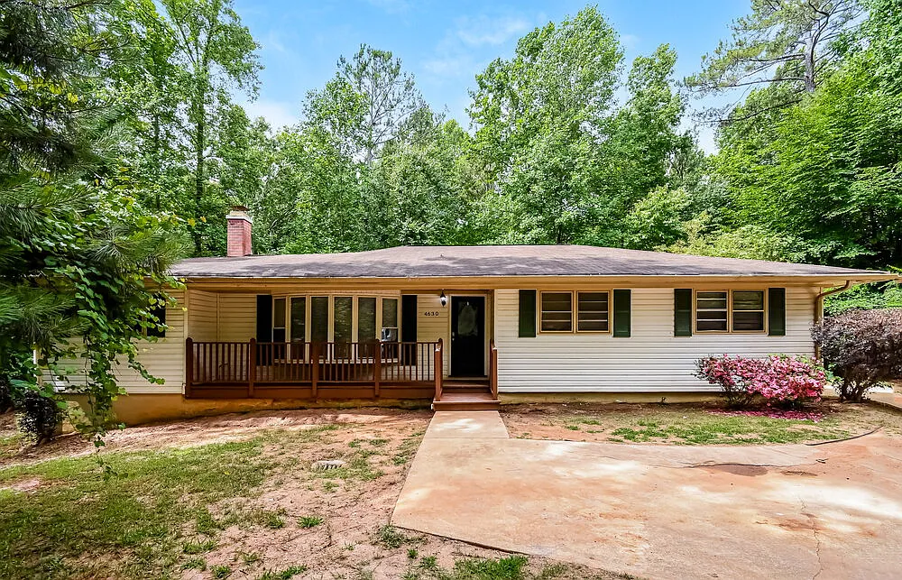 4 bed, 2.0 bath, 1754 sqft, $1,725 — Photo 1