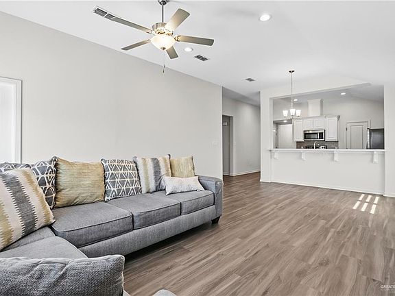 2nd image of 14221 Chalk Ridge Dr