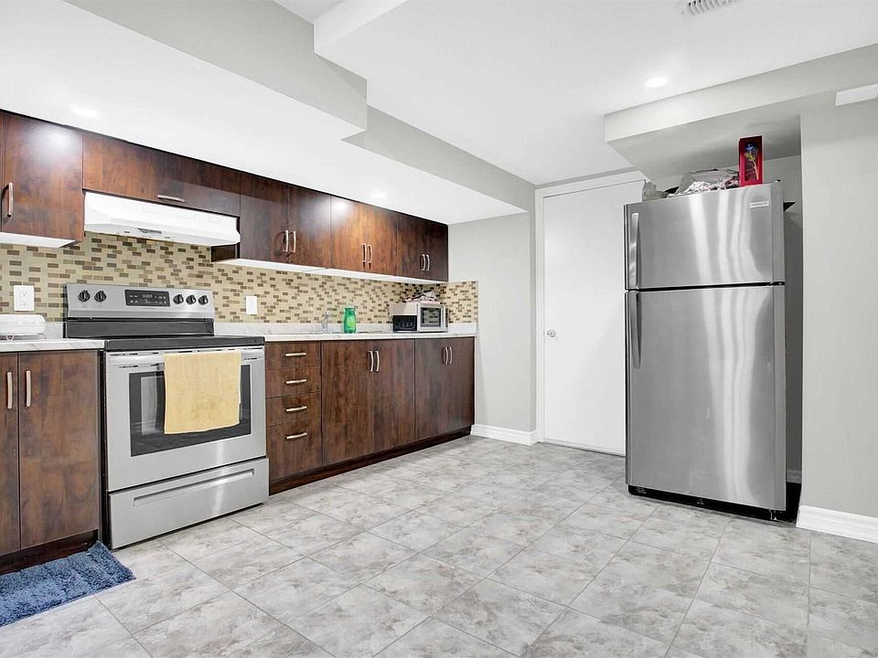 2nd image of 51 Connolly Cres #Basement