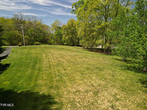 4th image of 281 Rangewood Rd