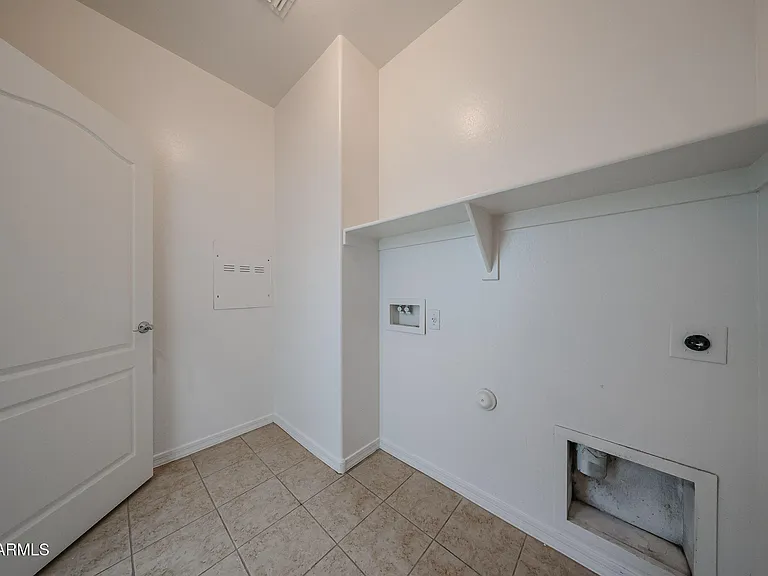 41298 W Parkhill Dr — Photo 36