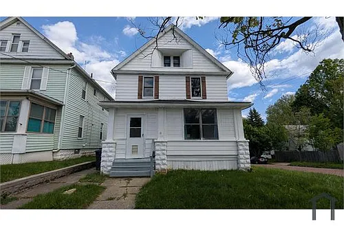 163 Russell Ave Photo 1