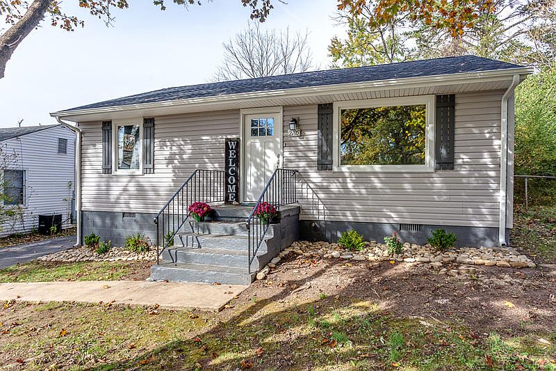 1st image of 2705 Carson Ave