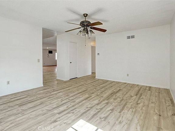 5th image of 10532 Eton Ave