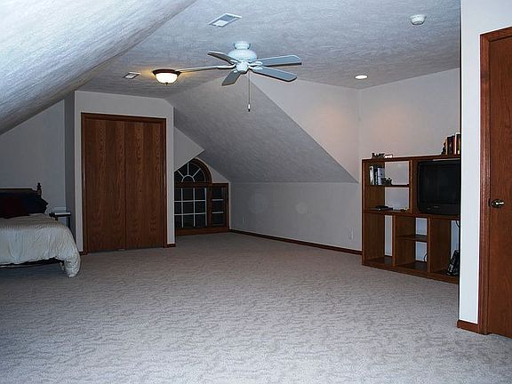 440 sq ft. bonus room 