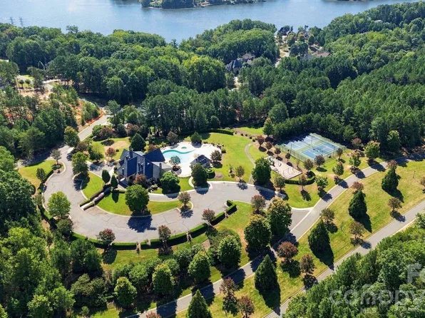 1021 Hartshaw Ct, Belmont, NC 28012