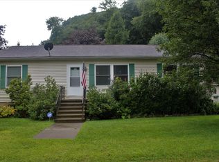 702 4th St, Matamoras, PA 18336